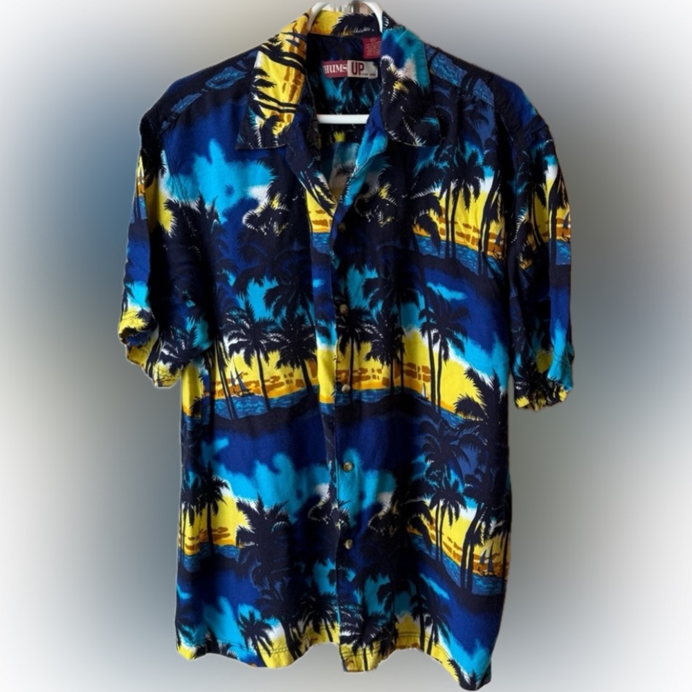 ThumsUp Men’s Tropical Theme Short Sleeved Shirt. Size XL. Pre-owned